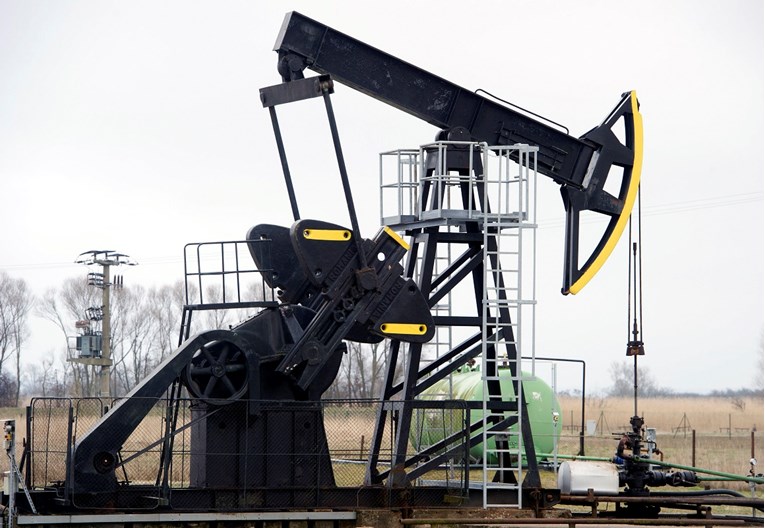 Cijene nafte rastu nakon oštrog pada na "crni petak"
